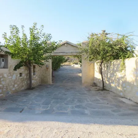 Romeo & Juliette In Paros *