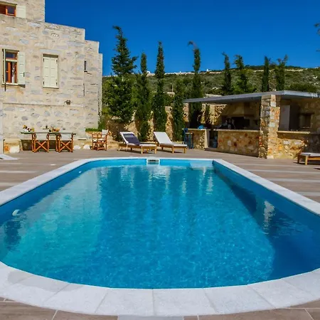 Romeo & Juliette In Paros *